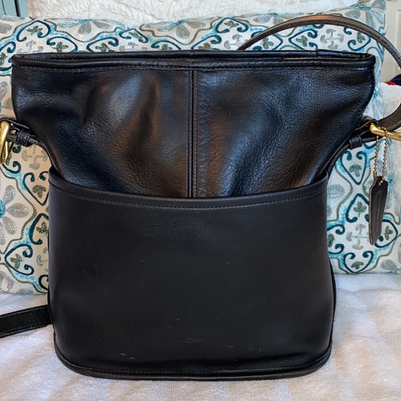 Coach Handbags - Vintage Coach Soho Bleeker shoulder crossbody bucket bag. Creed E6C-4153